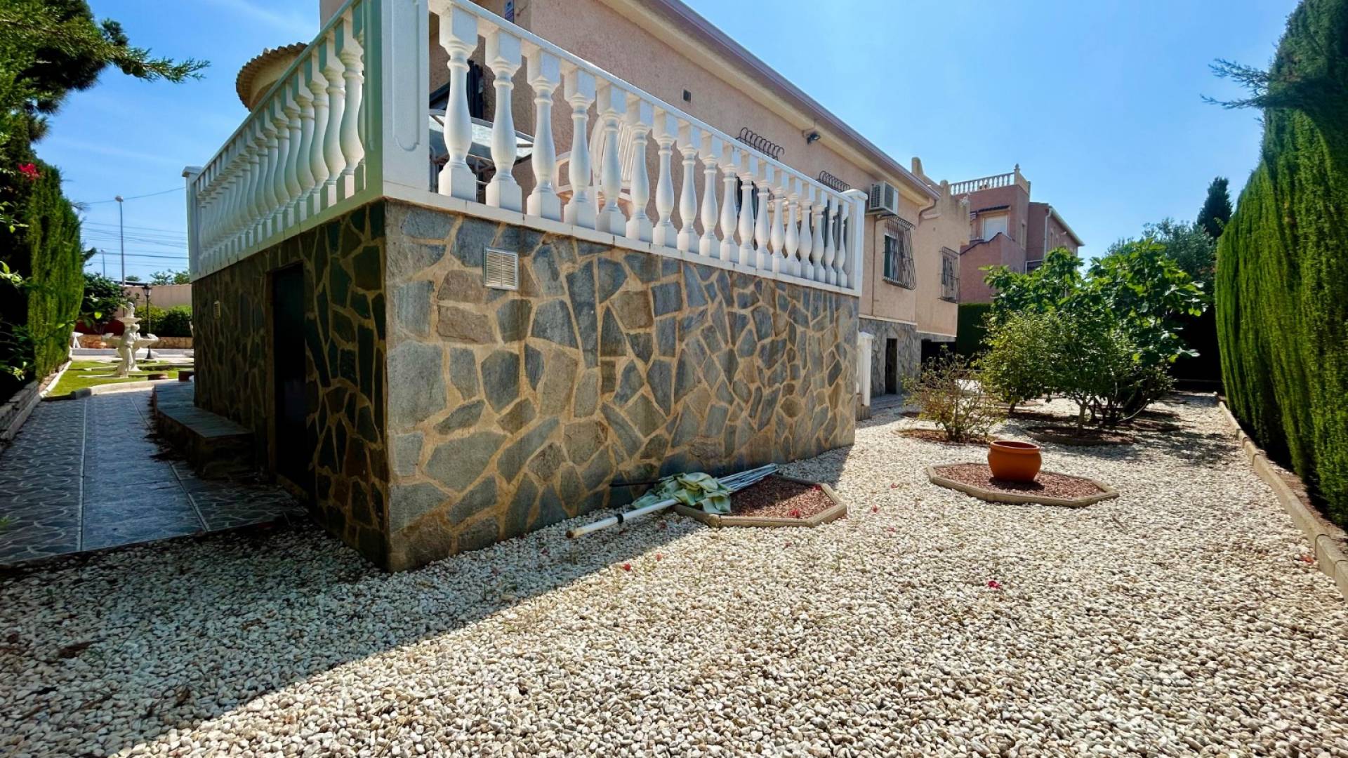 Second hand - Independent villa - Torrevieja - El chaparral