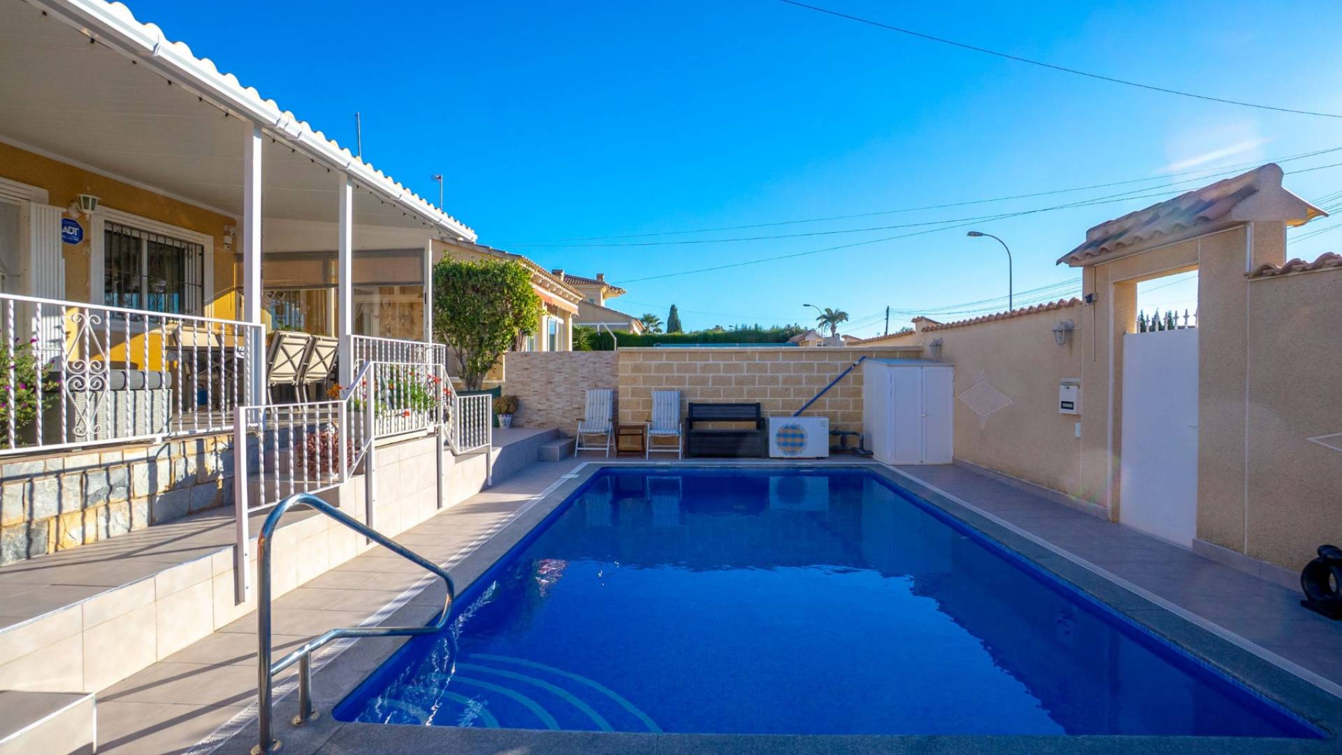 Second hand - Independent villa - Torrevieja - El Chaparral