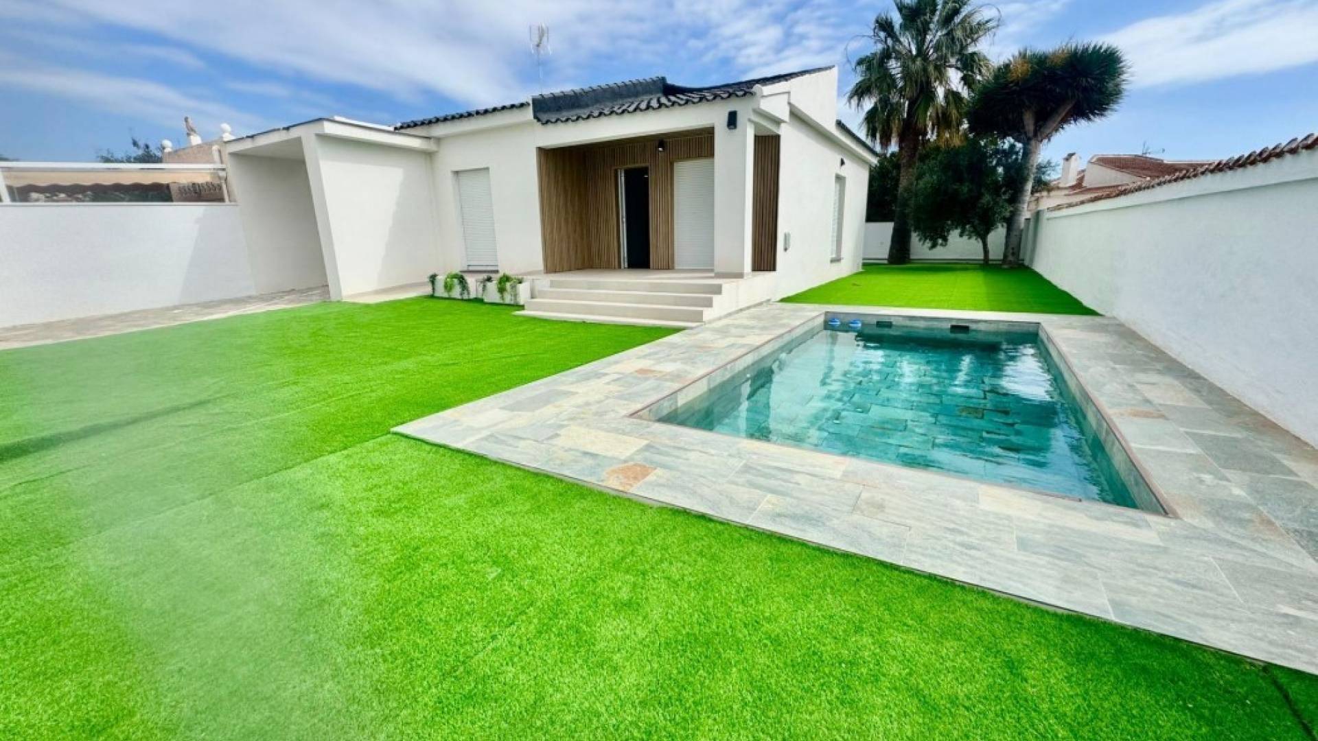 Second hand - Independent villa - Torrevieja - El Chaparral