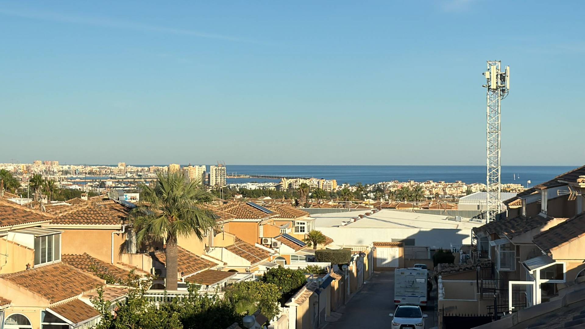 Second hand - Independent villa - Torrevieja - Los altos