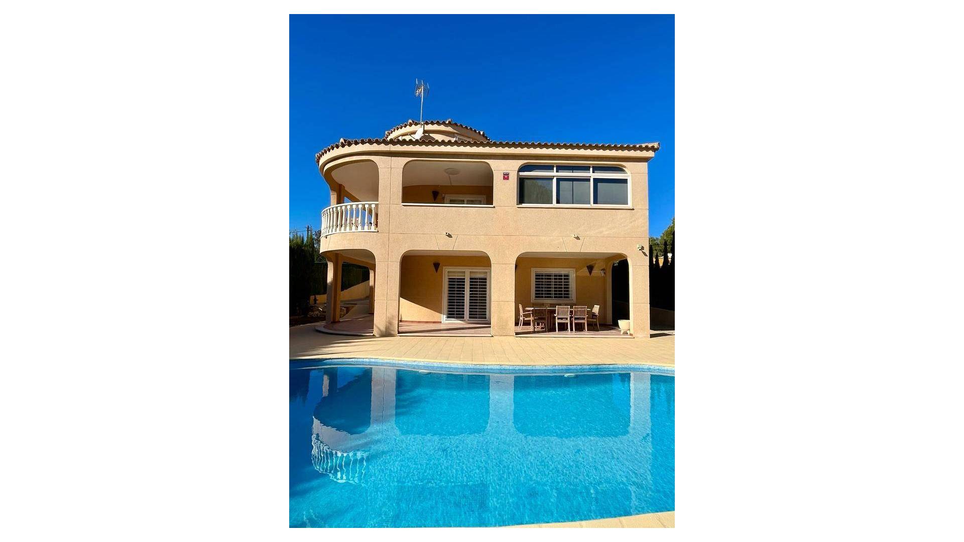 Second hand - Independent villa - Torrevieja - Los Balcones - Los Altos del Edén