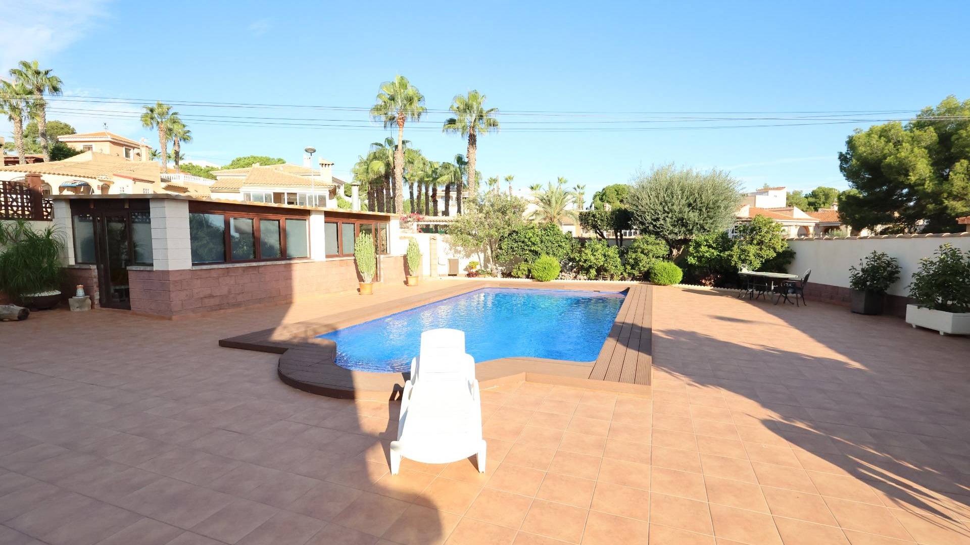 Second hand - Independent villa - Torrevieja - Los Balcones - Los Altos del Edén