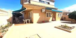 Second hand - Independent villa - Torrevieja - Los Balcones - Los Altos del Edén