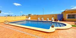 Second hand - Independent villa - Torrevieja - Los balcones