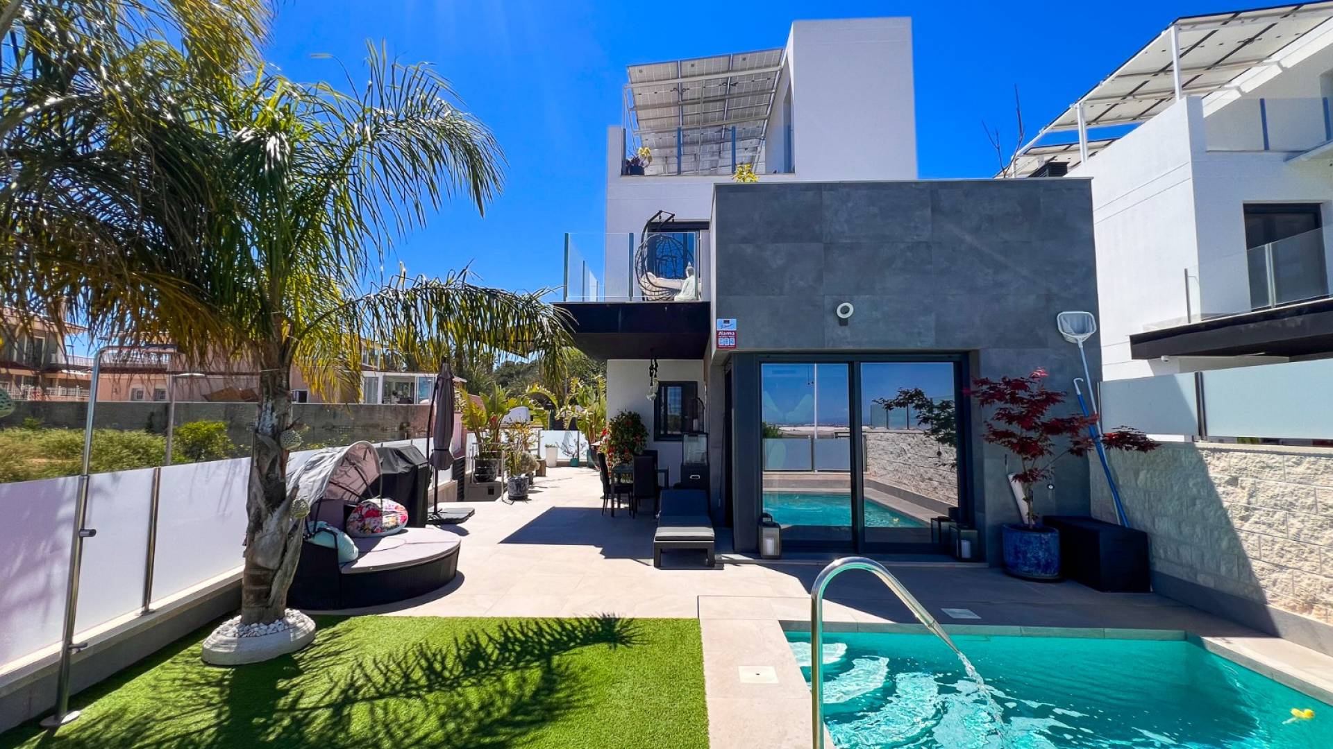 Second hand - Independent villa - Torrevieja - Los Balcones