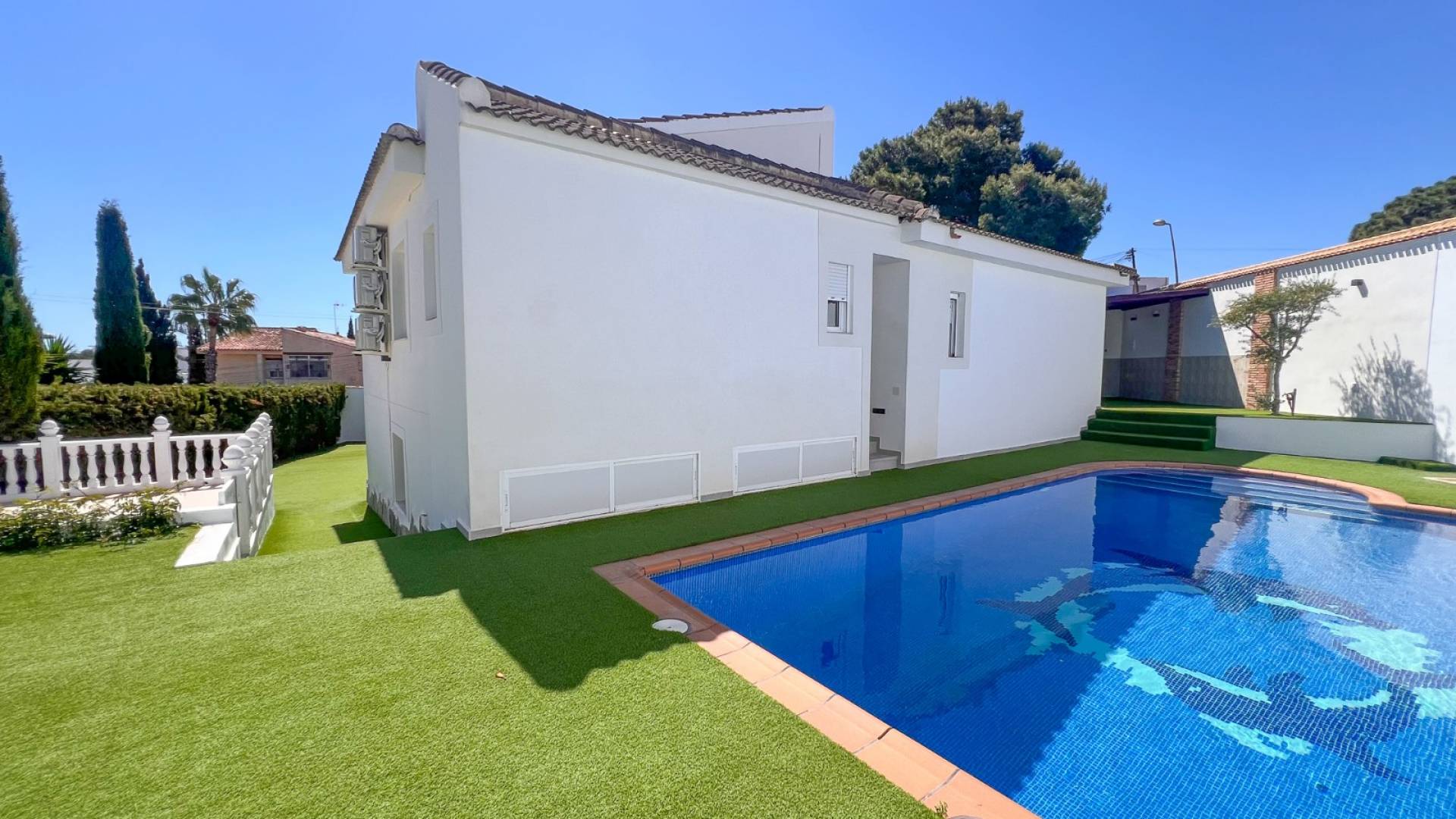 Second hand - Independent villa - Torrevieja - Los Balcones