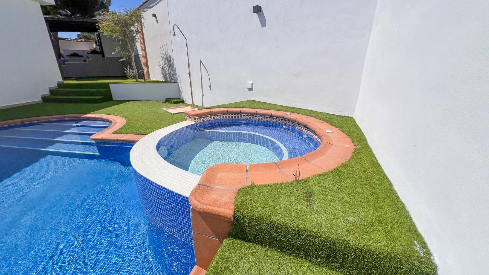 Second hand - Independent villa - Torrevieja - Los Balcones