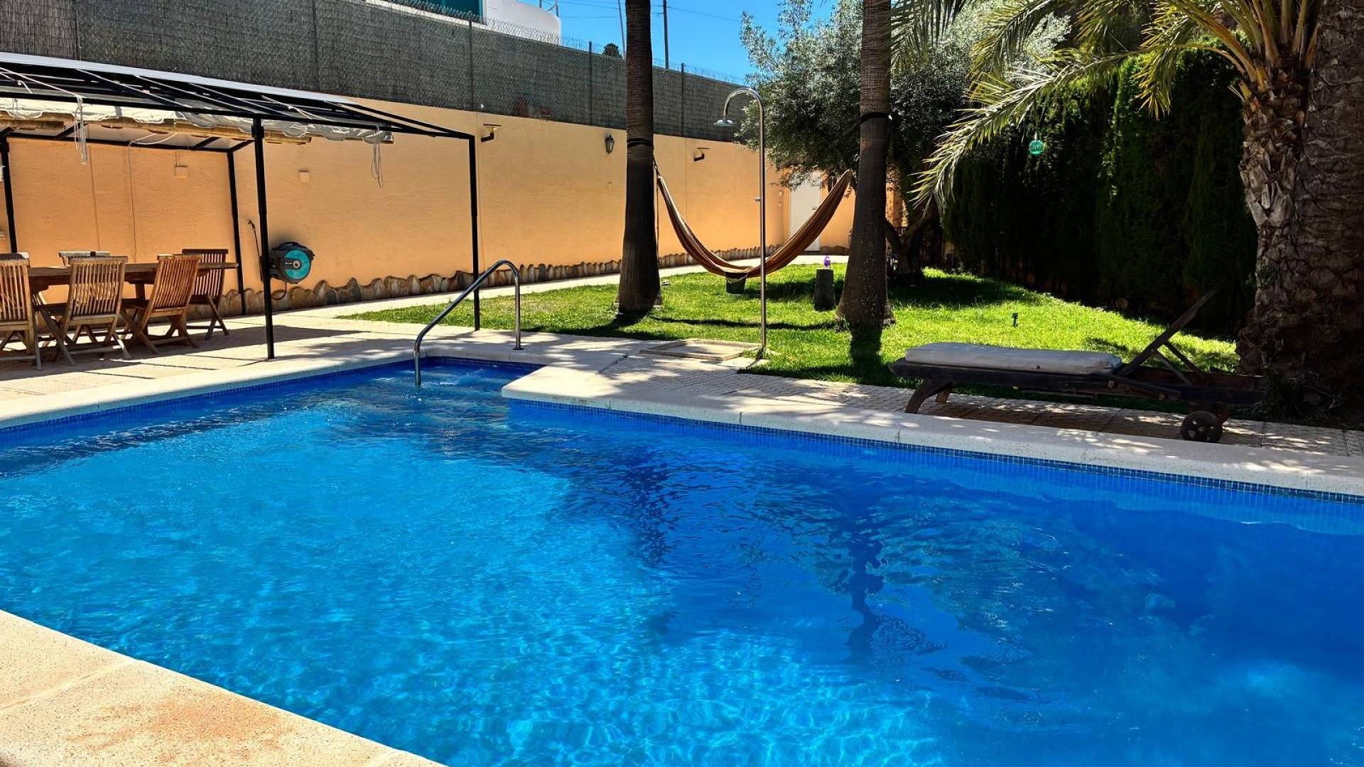 Second hand - Independent villa - Torrevieja - Los Balcones