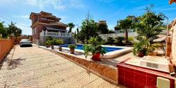 Second hand - Independent villa - Torrevieja - Los balcones