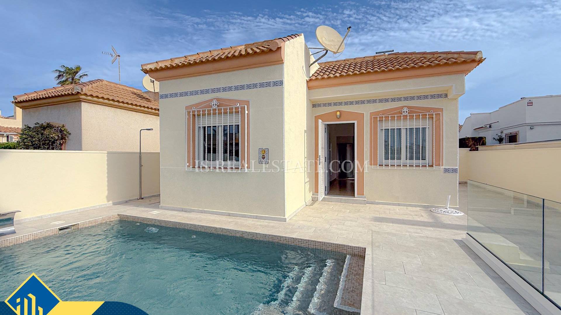 Second hand - Independent villa - Torrevieja - Torre del moro