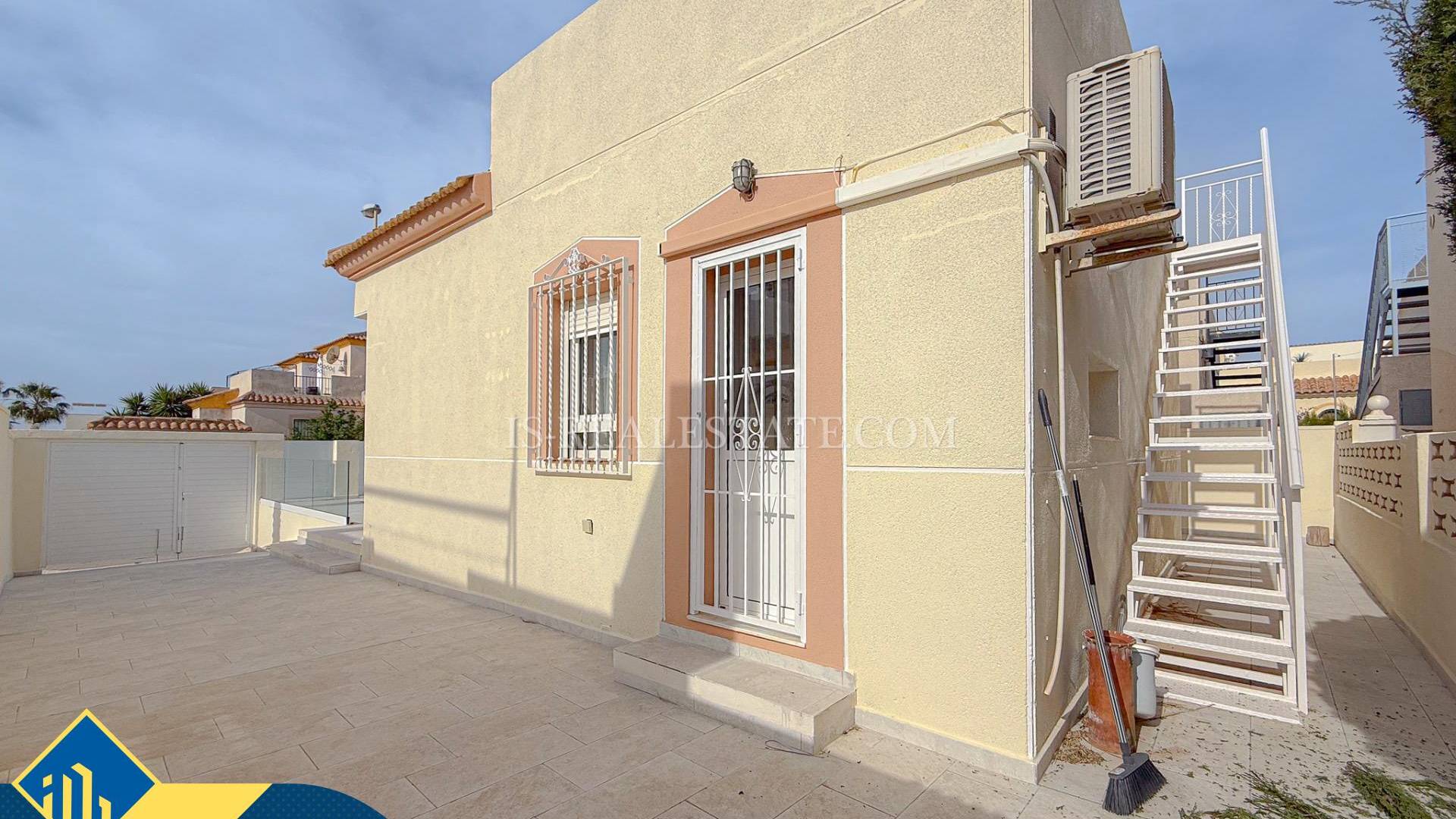 Second hand - Independent villa - Torrevieja - Torre del moro