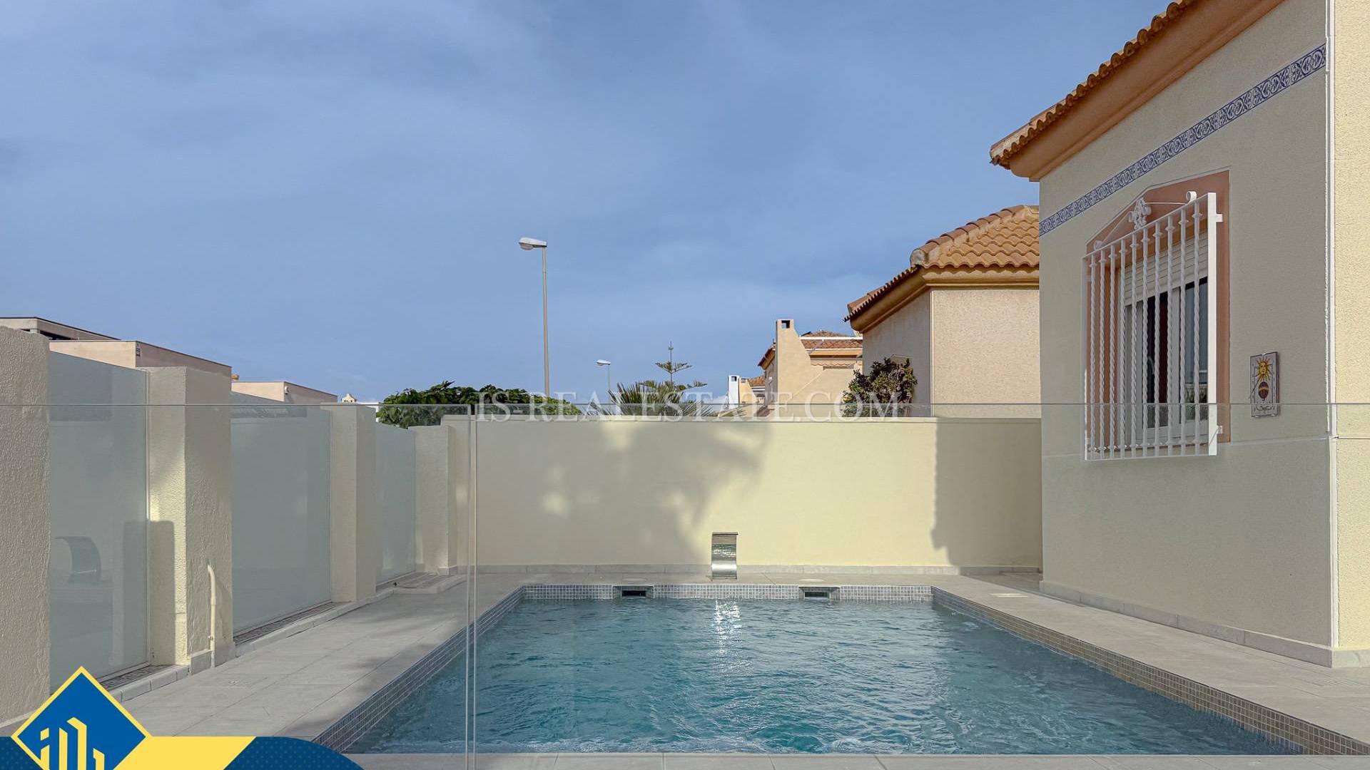 Second hand - Independent villa - Torrevieja - Torre del moro