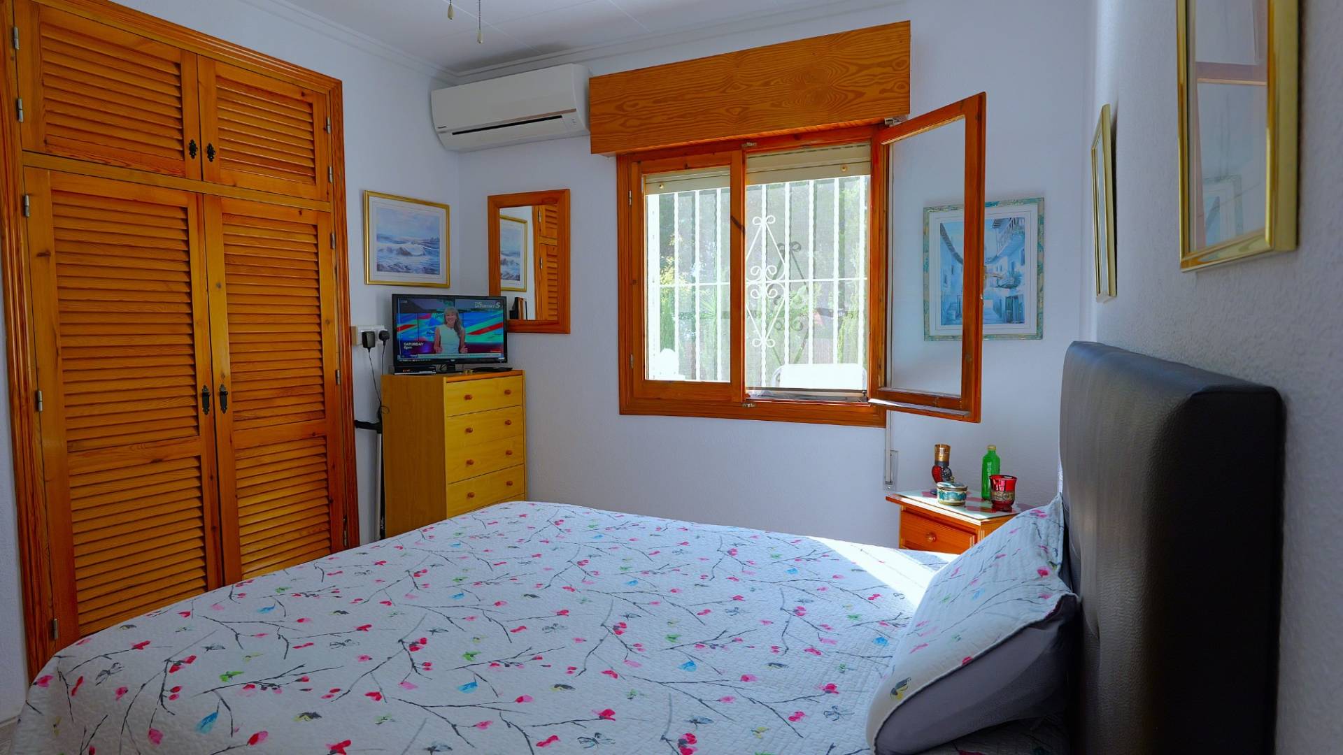 Second hand - Independent villa - Torrevieja - Urbanización San Luis