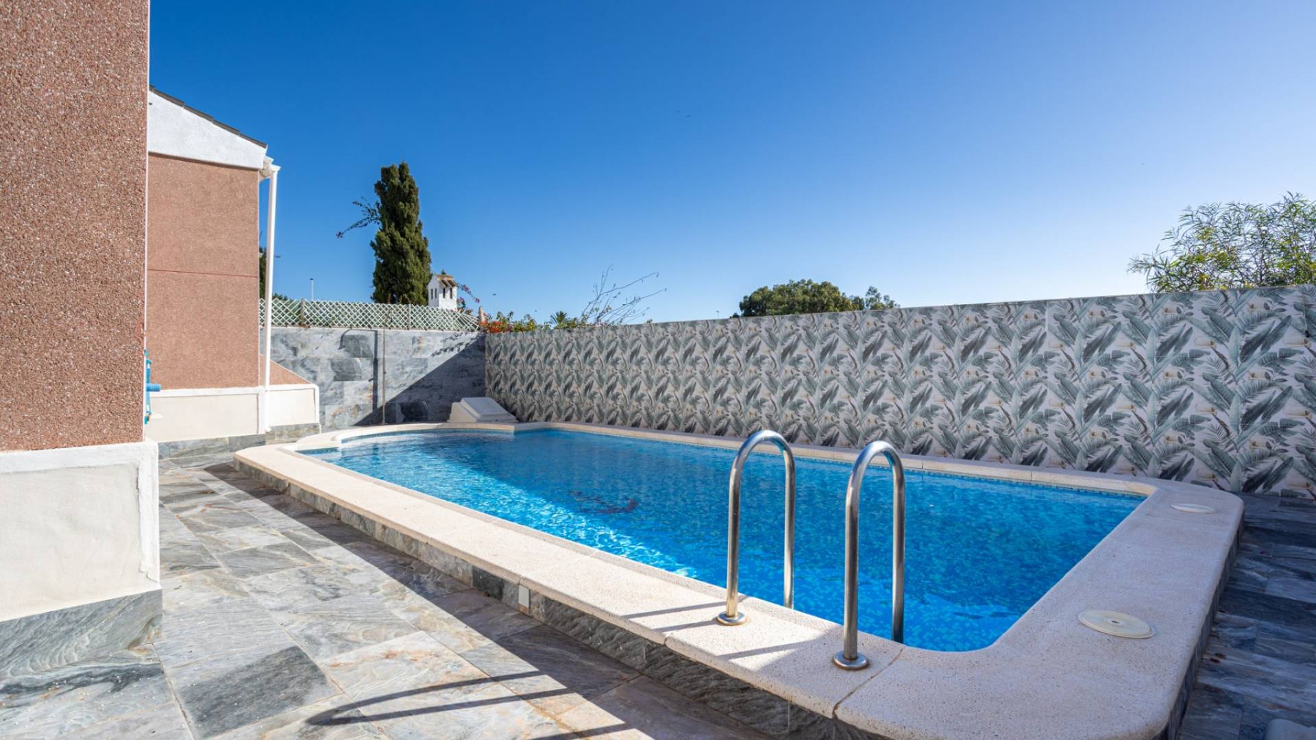 Second hand - Independent villa - Torrevieja - Urbanización San Luis