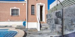 Second hand - Independent villa - Torrevieja - Urbanización San Luis
