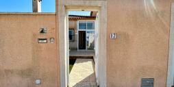 Second hand - Independent villa - Torrevieja - Urbanización San Luis
