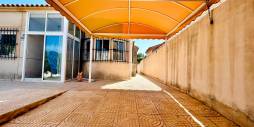 Second hand - Independent villa - Torrevieja - Urbanización San Luis