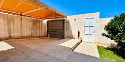 Second hand - Independent villa - Torrevieja - Urbanización San Luis