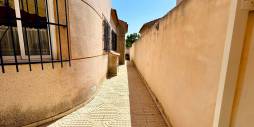 Second hand - Independent villa - Torrevieja - Urbanización San Luis