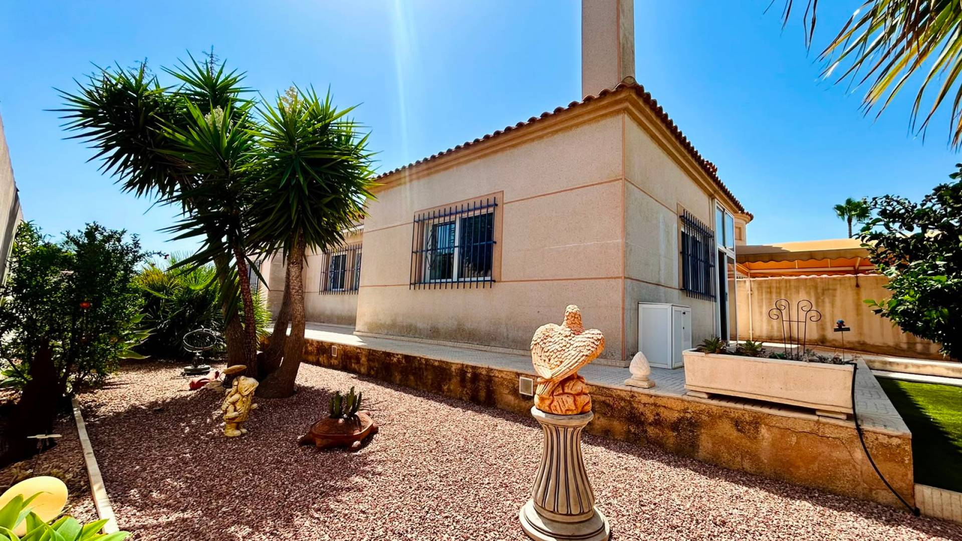 Second hand - Independent villa - Torrevieja - Urbanización San Luis