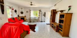 Second hand - Independent villa - Torrevieja - Urbanización San Luis
