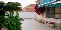 Second hand - Independent villa - Torrevieja