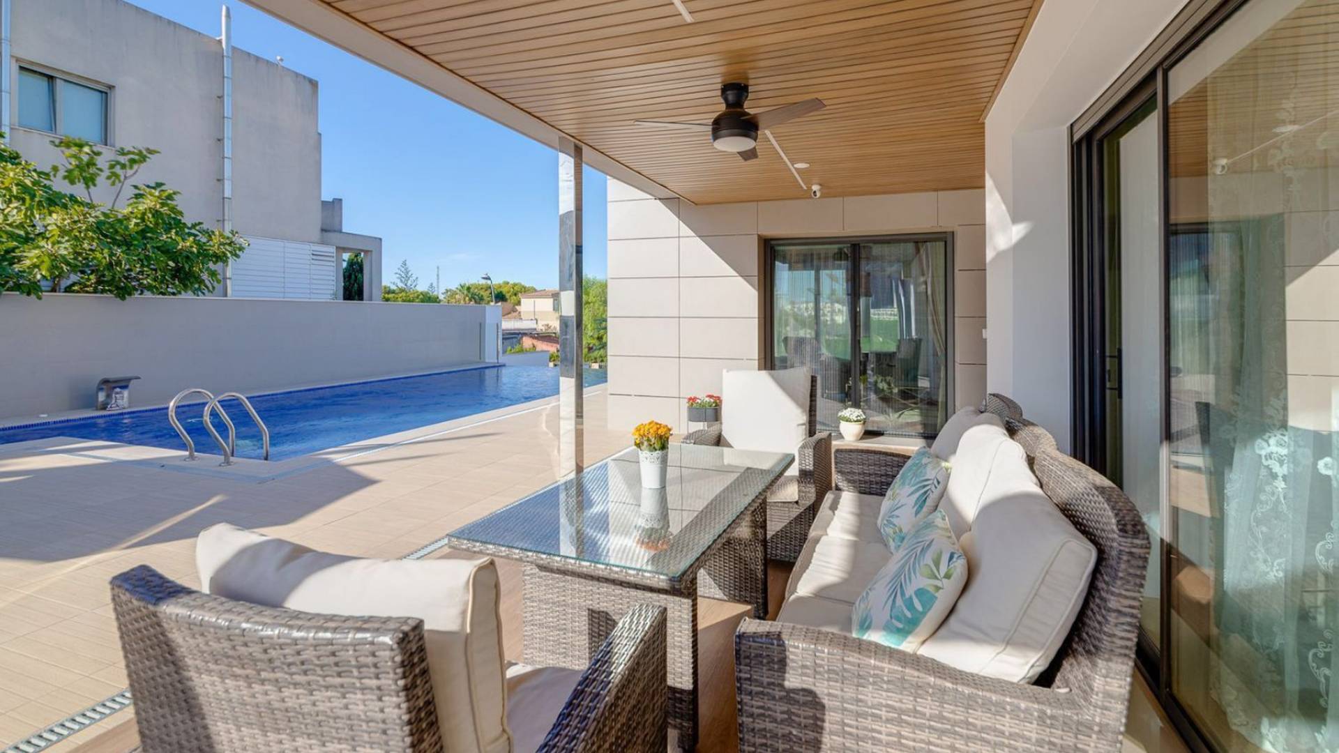 Second hand - Independent villa - Torrevieja