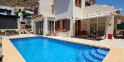 Second hand - Independent villa - Villajoyosa