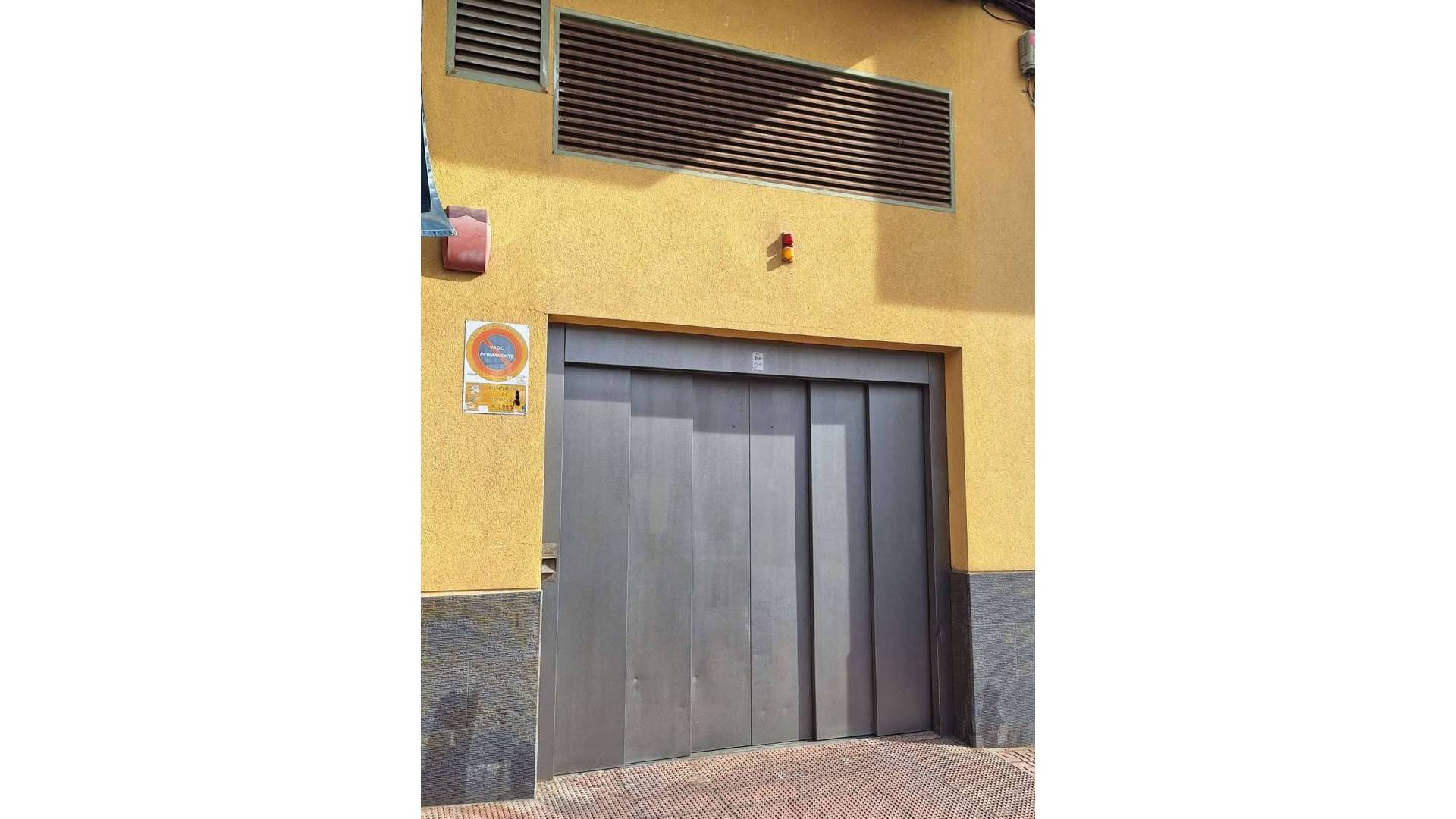 Second hand - Parking Space / Garage - Torrevieja - Centro