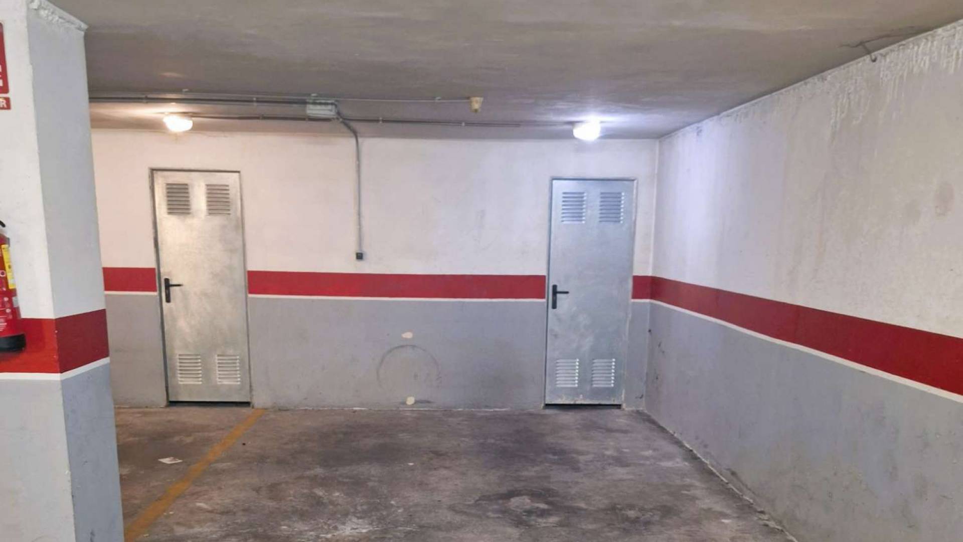 Second hand - Parking Space / Garage - Torrevieja - Centro