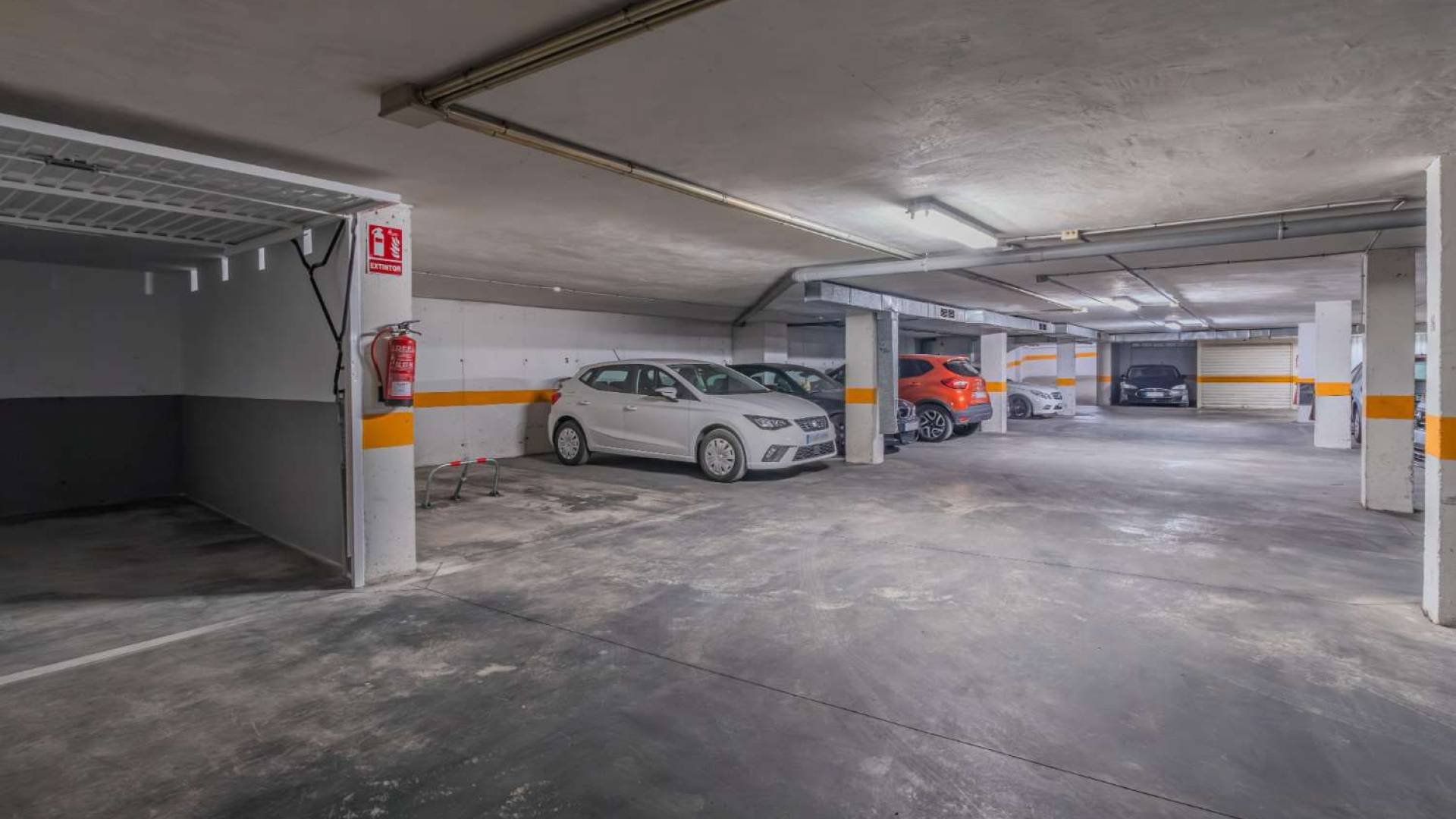 Second hand - Parking Space / Garage - Torrevieja - Parque de las Naciones