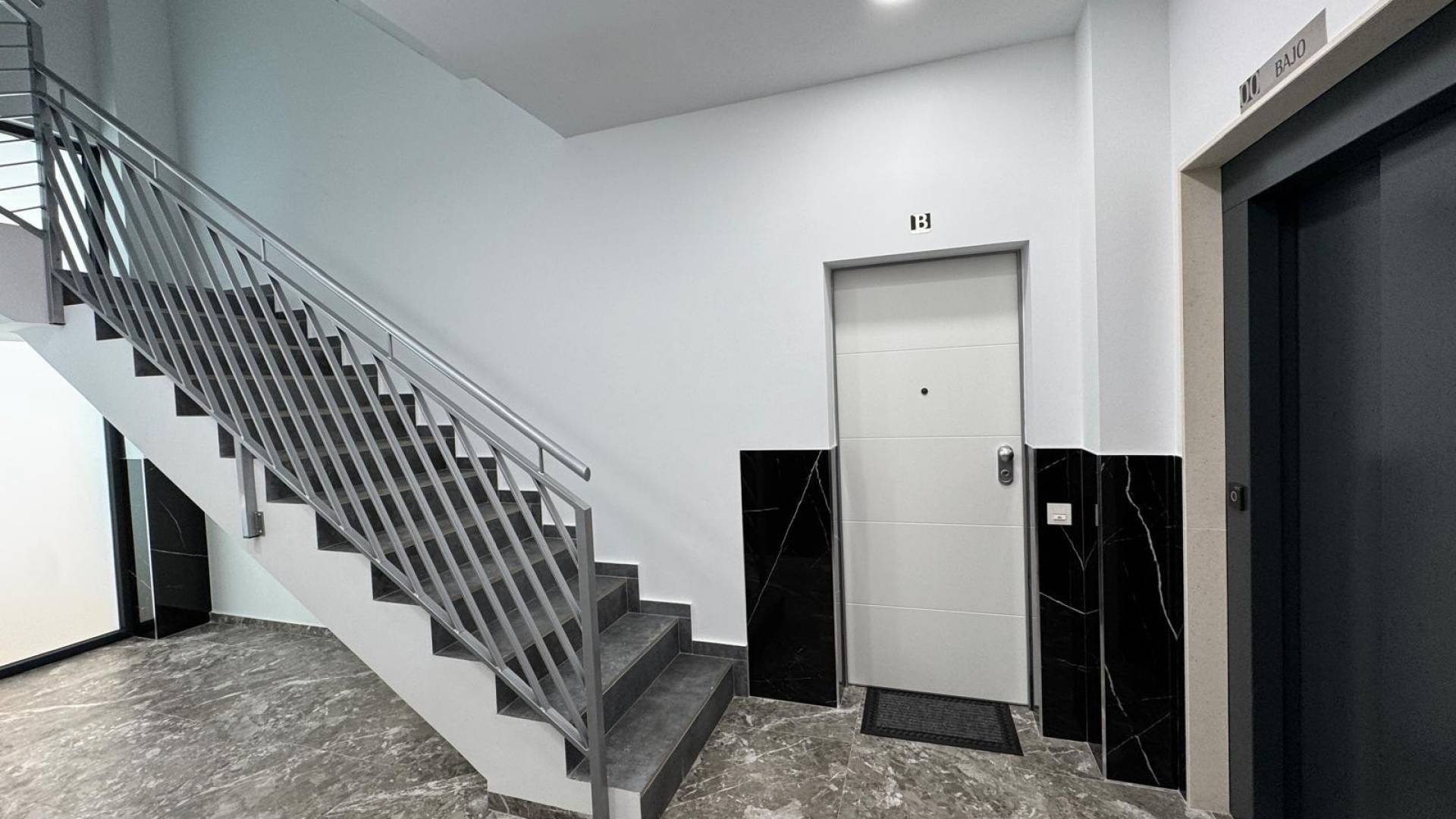 Second hand - Penthouse - Torrevieja - Centro