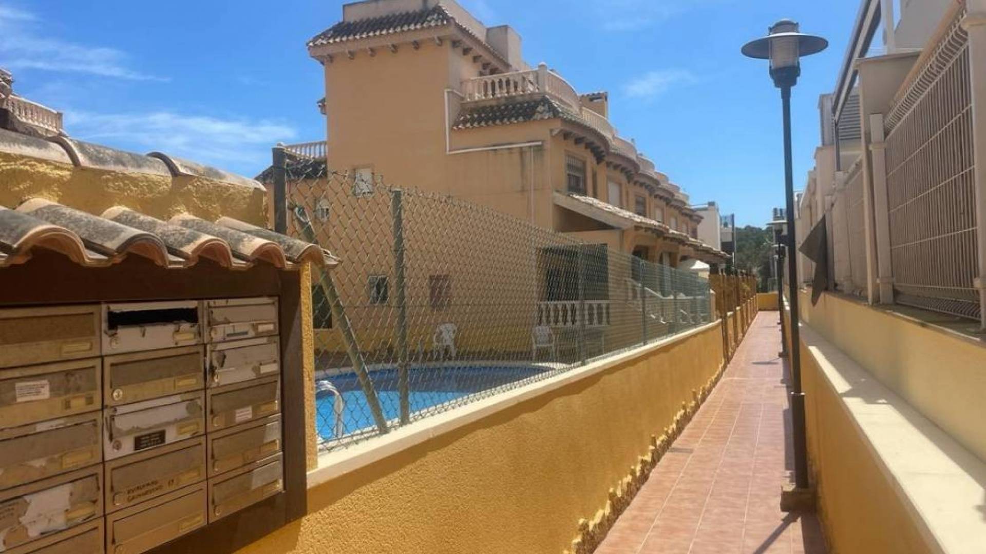 Second hand - Semi detached house - Guardamar del Segura - Urbanizaciones