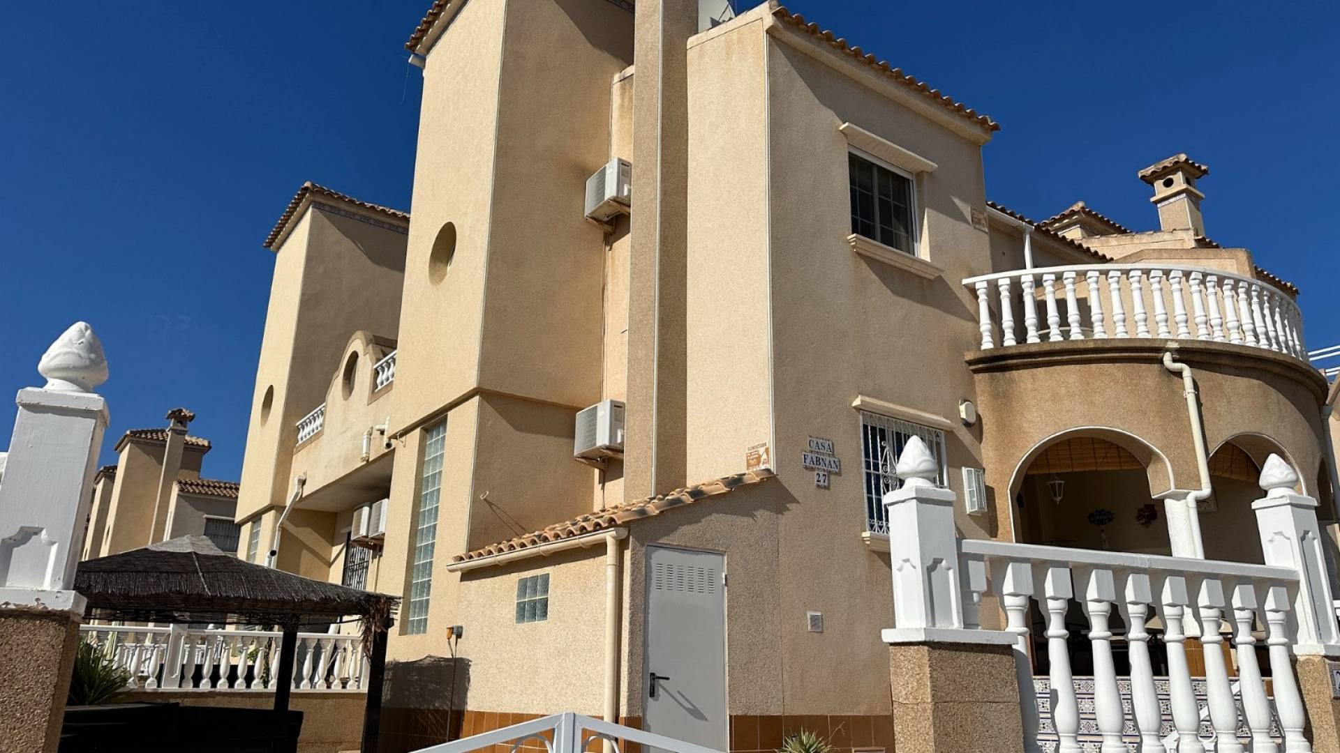 Second hand - Semi-detached villa - Orihuela Costa - Villamartín