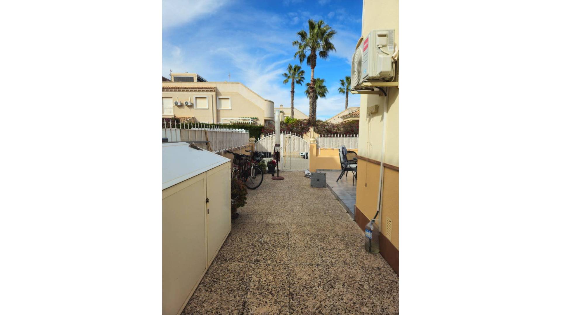 Second hand - Semi-detached villa - Orihuela Costa - Villamartín