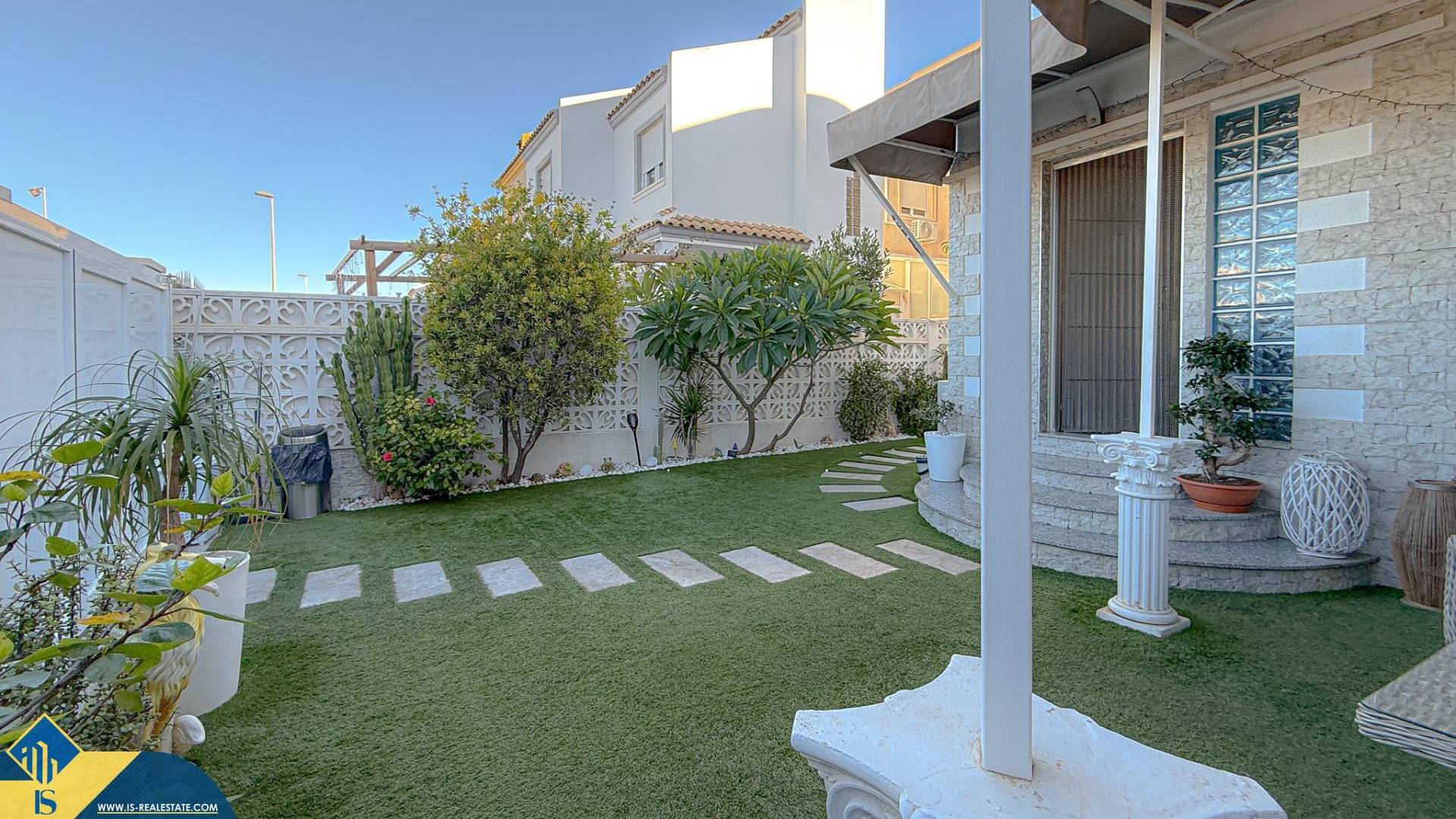 Second hand - Semi-detached villa - Torrevieja - Aguas Nuevas