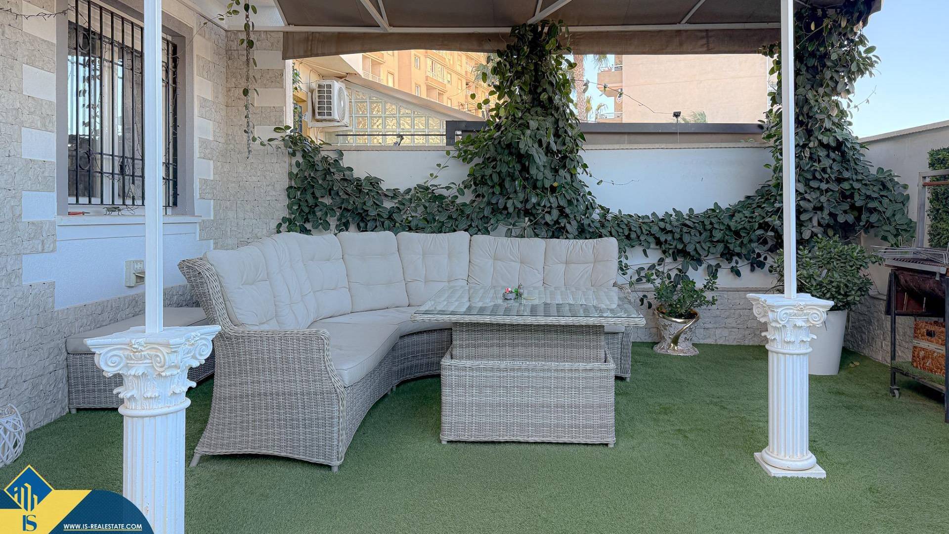 Second hand - Semi-detached villa - Torrevieja - Aguas Nuevas