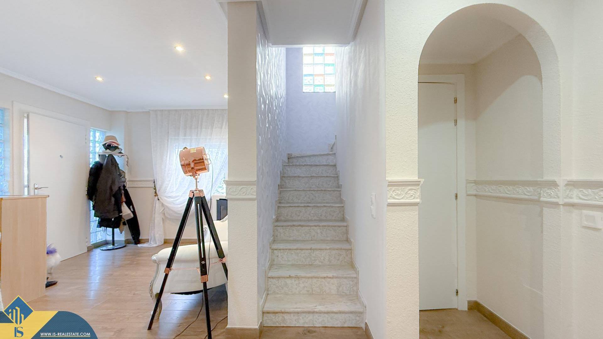 Second hand - Semi-detached villa - Torrevieja - Aguas Nuevas