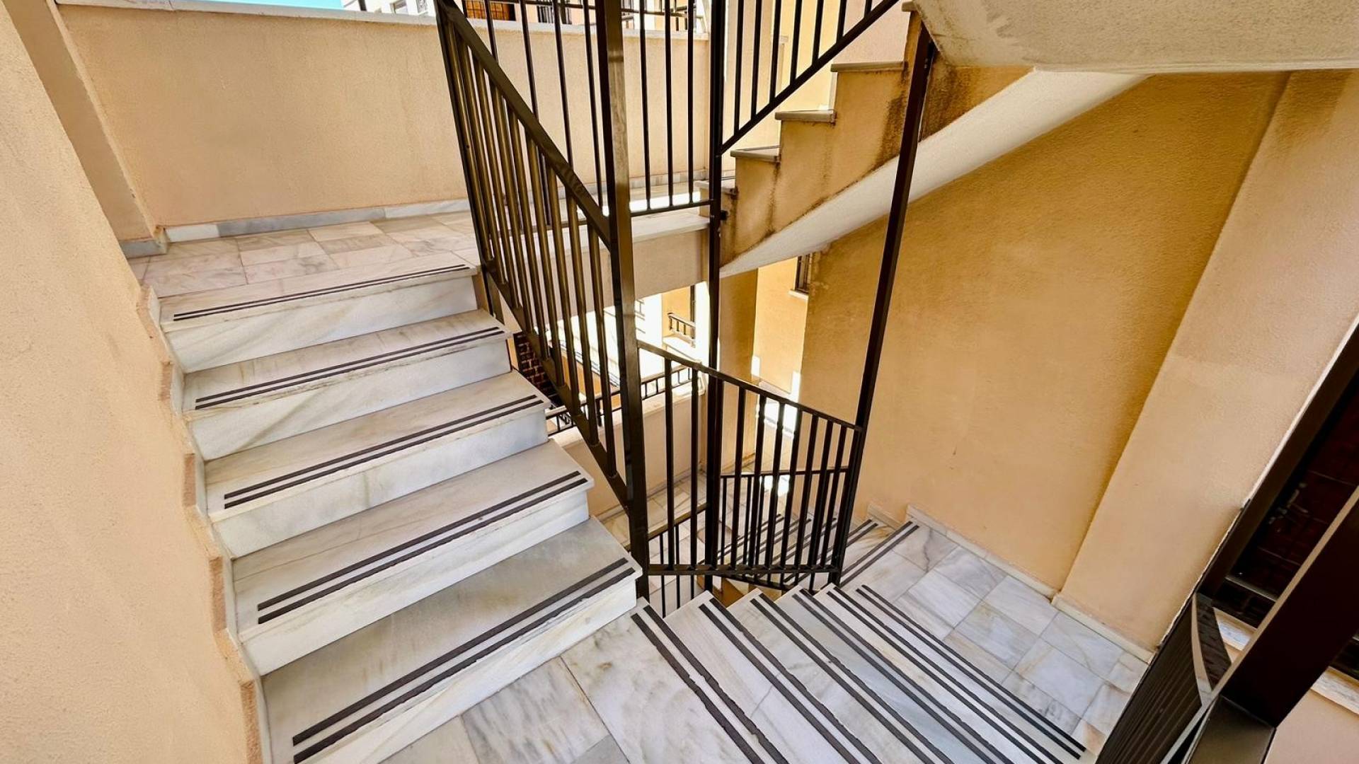 Second hand - studio apartment - Torrevieja - El chaparral