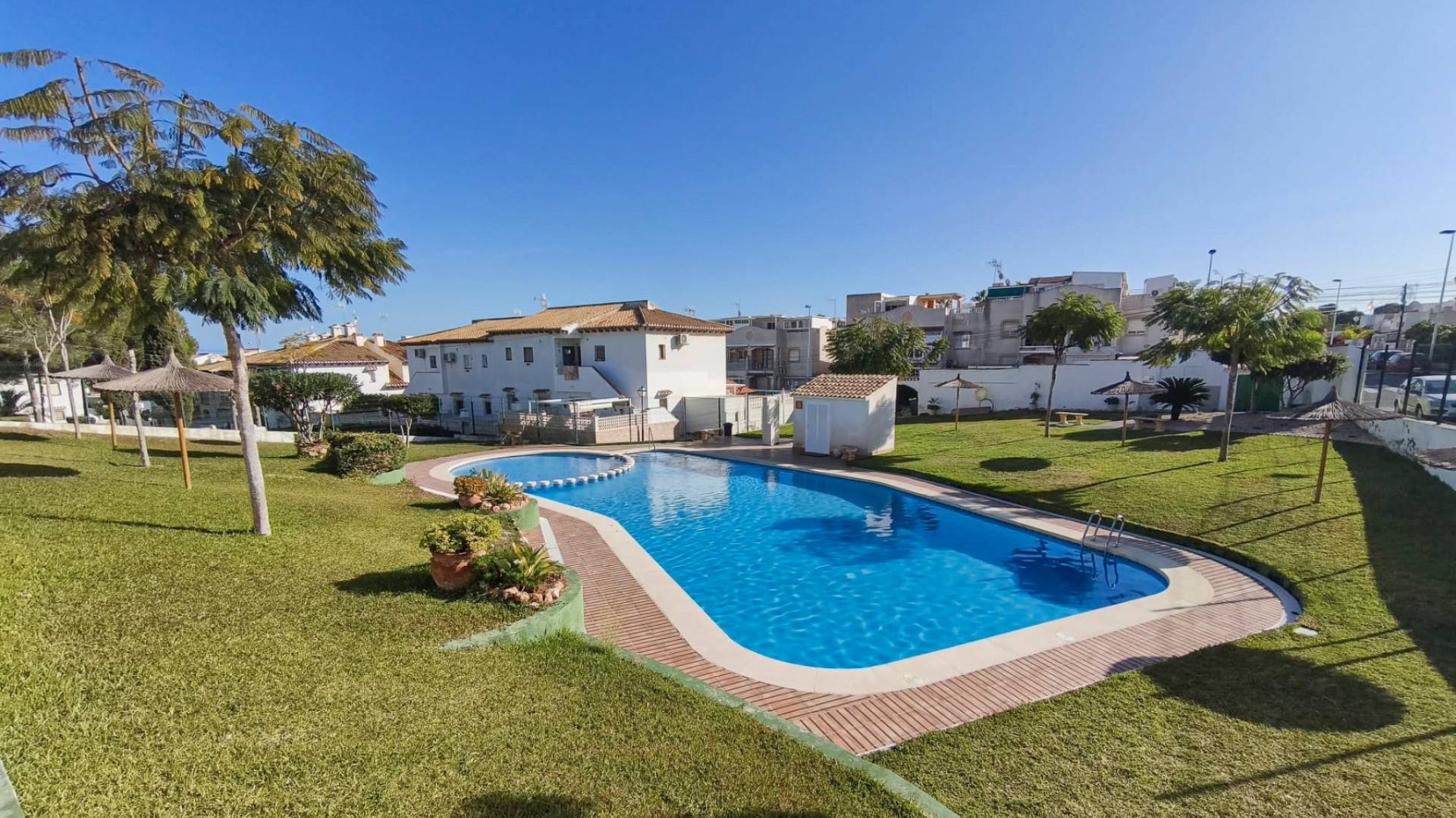 Second hand - Townhouse - Torrevieja - Lago jardin