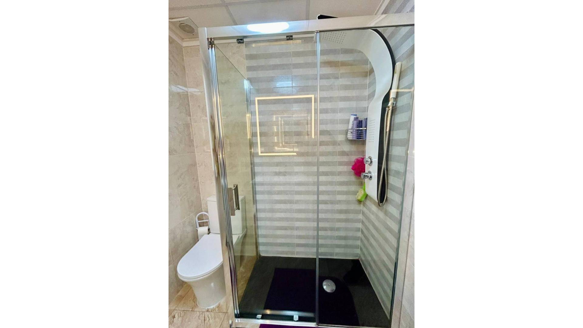 Second hand - Townhouse - Torrevieja - Urbanización San Luis