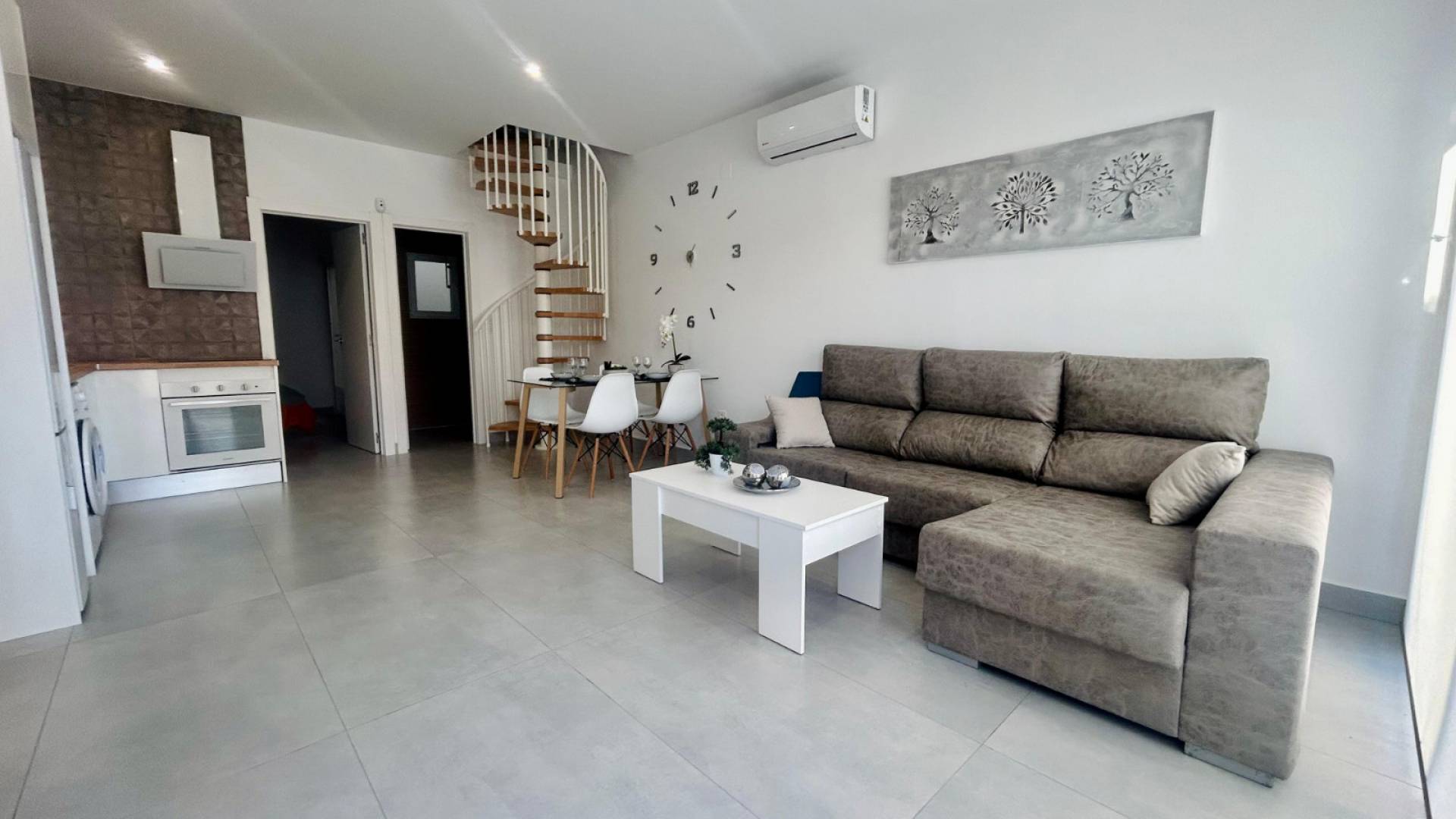 Second hand - Townhouse - Torrevieja - Urbanización San Luis