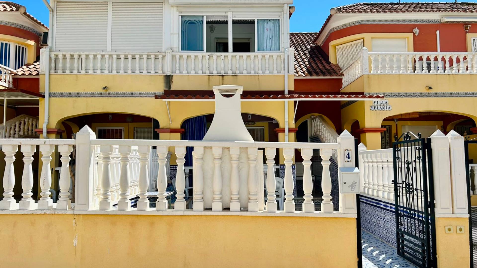 Second hand - Townhouse - Torrevieja - Urbanización San Luis