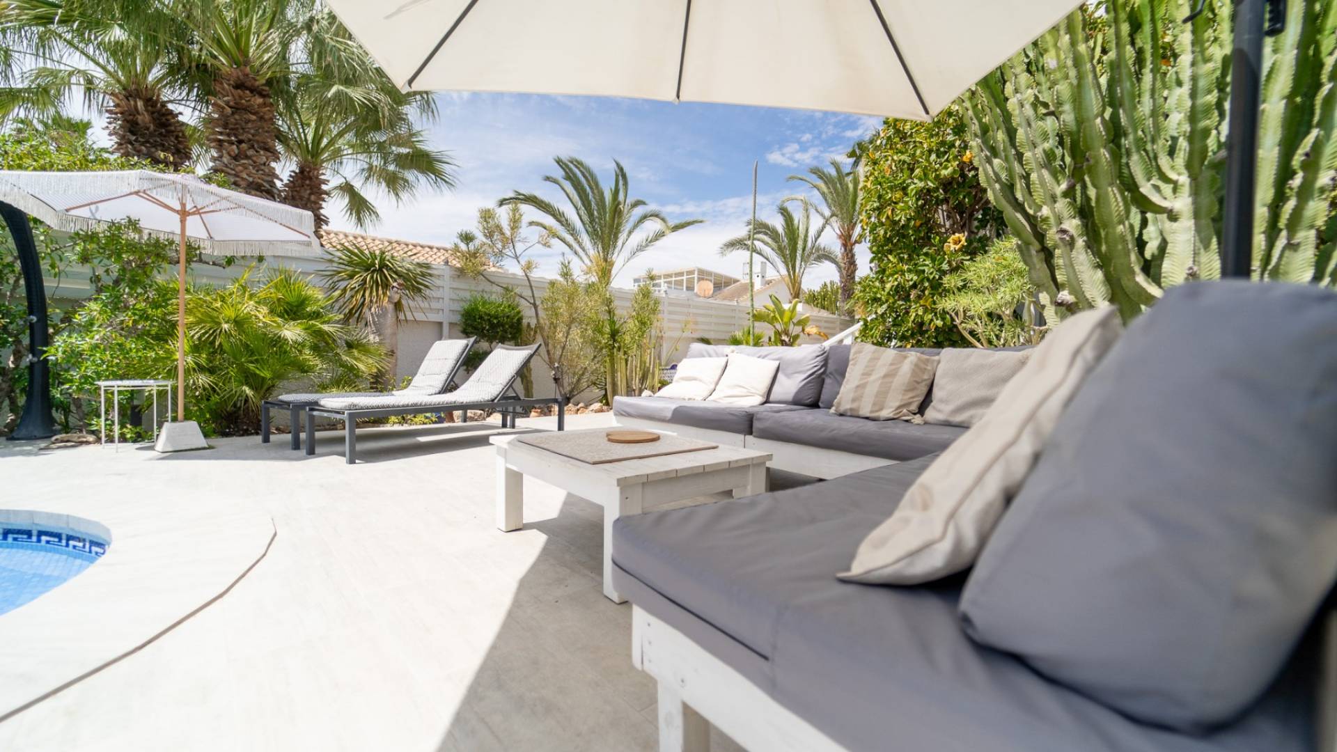 Second hand - Villa - Detached - Torrevieja - La Siesta - El Salado - Torreta