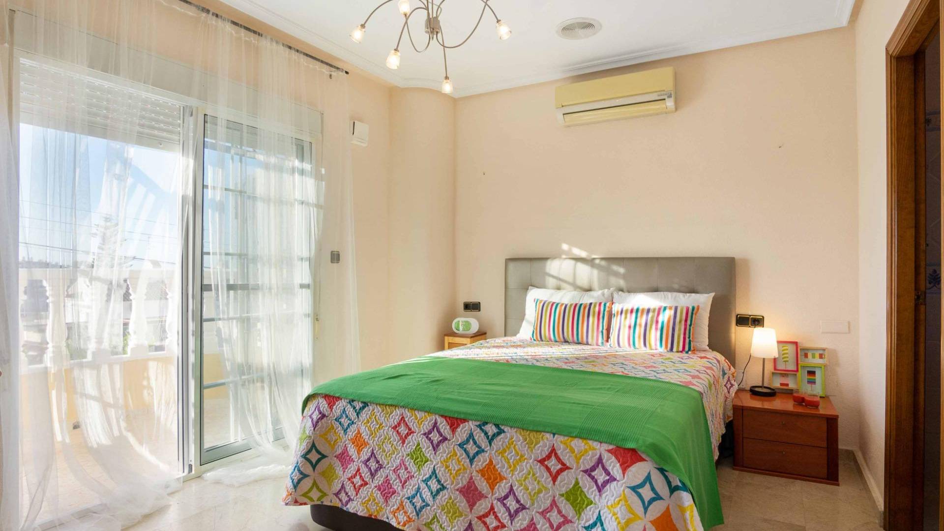 Second hand - Villa / Semi detached - Orihuela Costa - Las Mimosas