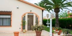 Second hand - Villa / Semi detached - Orihuela Costa - MUY CERCA DE LA PLAYA