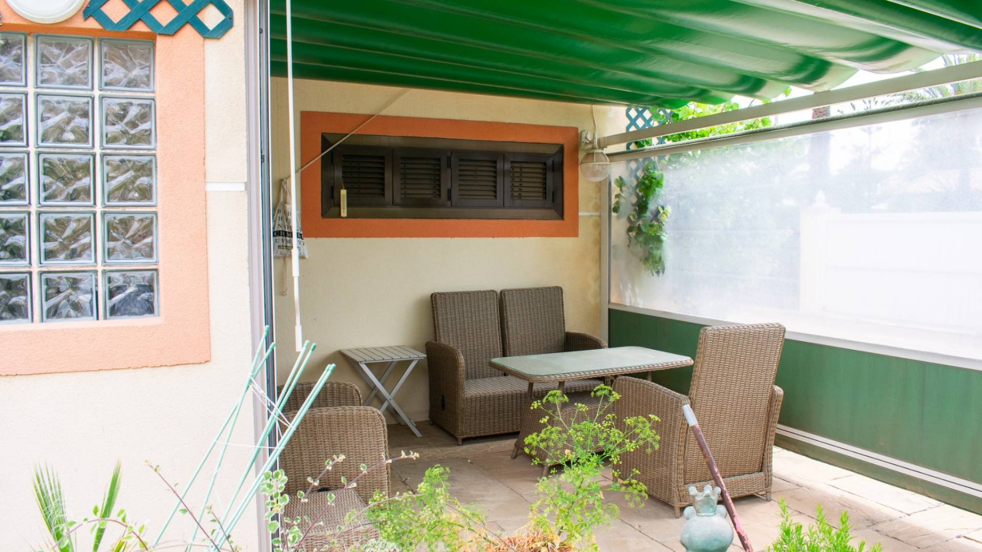 Second hand - Villa / Semi detached - Orihuela Costa - MUY CERCA DE LA PLAYA