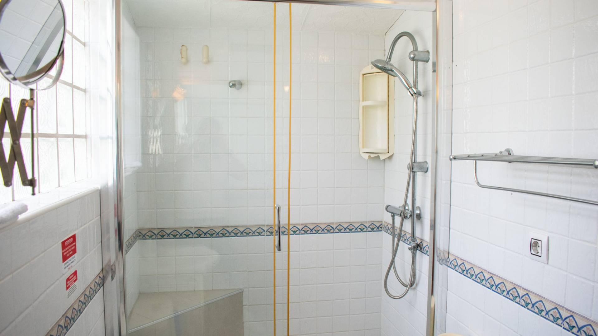 Second hand - Villa / Semi detached - Orihuela Costa - MUY CERCA DE LA PLAYA