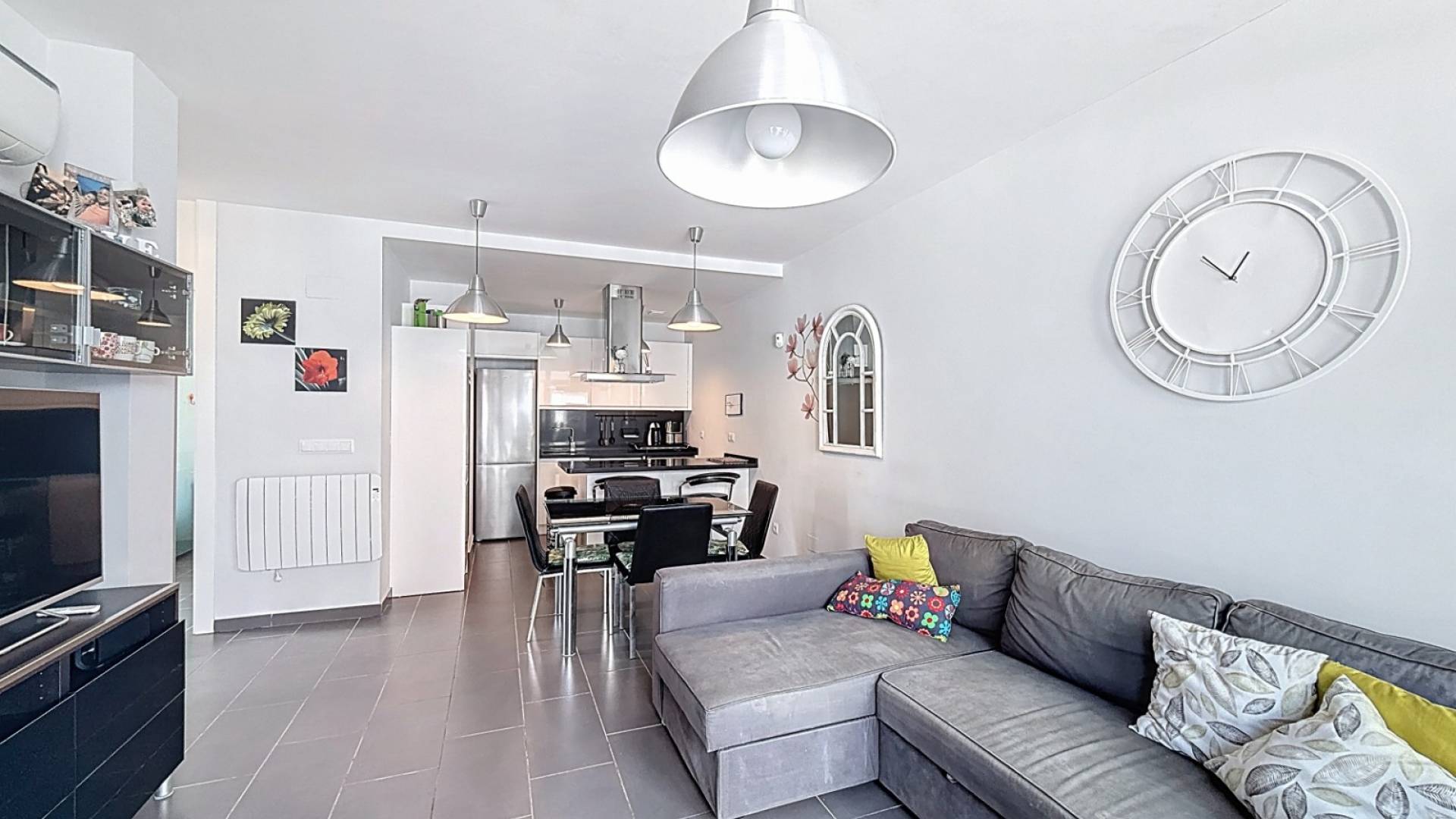 Second hand - Villa / Semi detached - Orihuela Costa - Villamartín