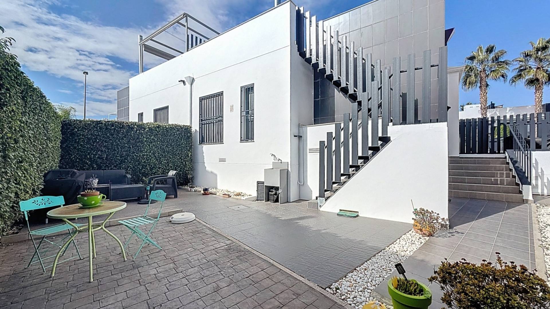 Second hand - Villa / Semi detached - Orihuela Costa - Villamartín